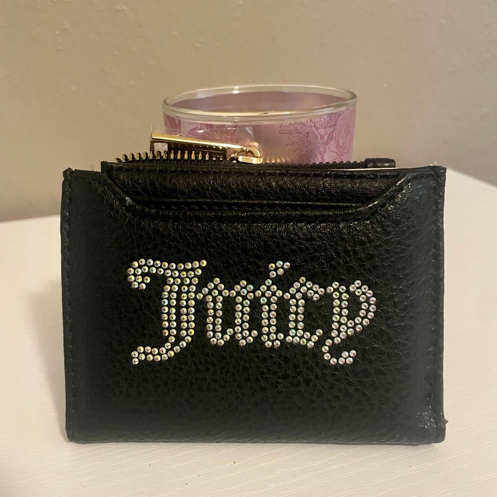 Juicy Couture Breaking the Rules Bifold with Pullout Card Case